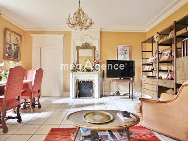 Vente Maison 10 pièces 220 m2 Brion près Thouet
