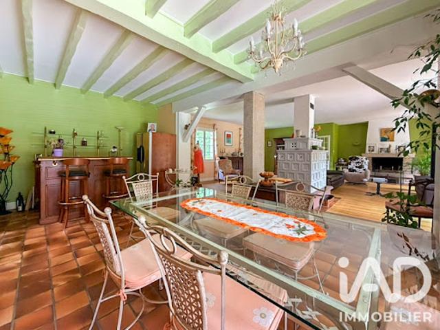 Vente Maison 10 pièces 221 m2 La Geneytouse
