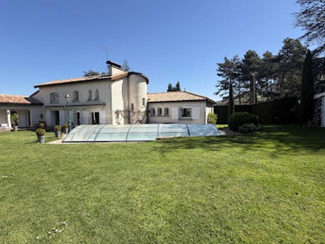 Vente Maison 10 pièces 222 m2 Saint Chamond