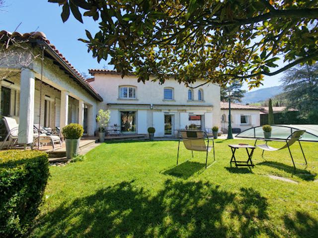 Vente Maison 10 pièces 222 m2 Saint Chamond