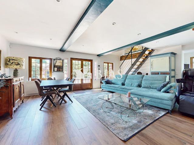Vente Maison 10 pièces 227 m2 Moyaux