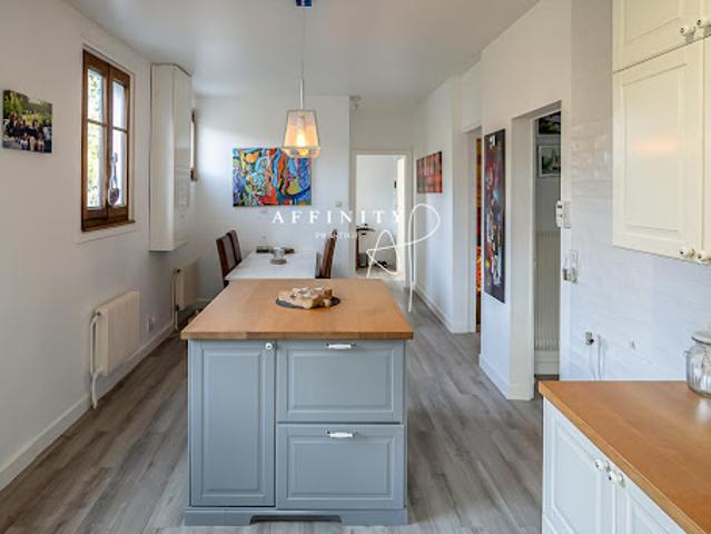 Vente Maison 10 pièces 224.65 m2 Divonne les Bains