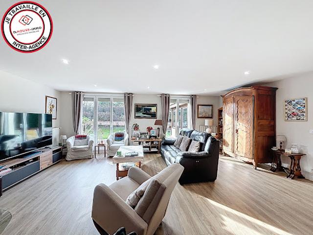 Vente Maison 10 pièces 225 m2 Nozay
