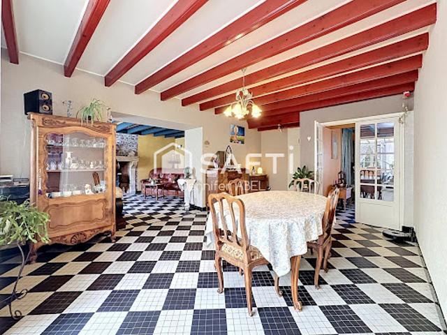 Vente Maison 10 pièces 225 m2 Saint Loup Lamairé