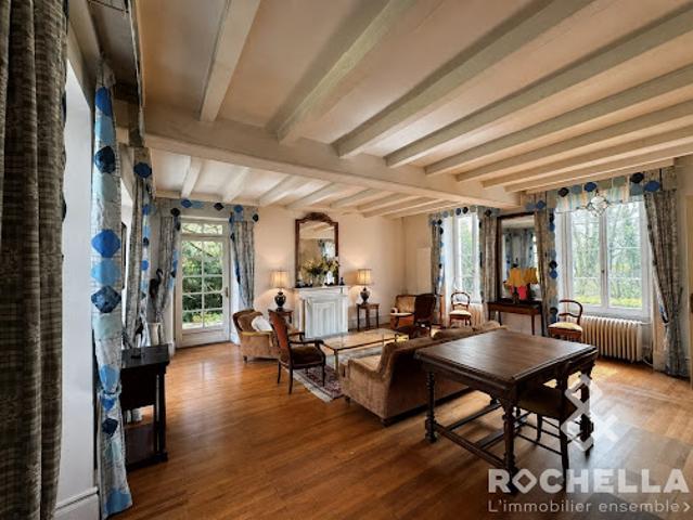 Vente Maison 10 pièces 233 m2 Doeuil sur le Mignon