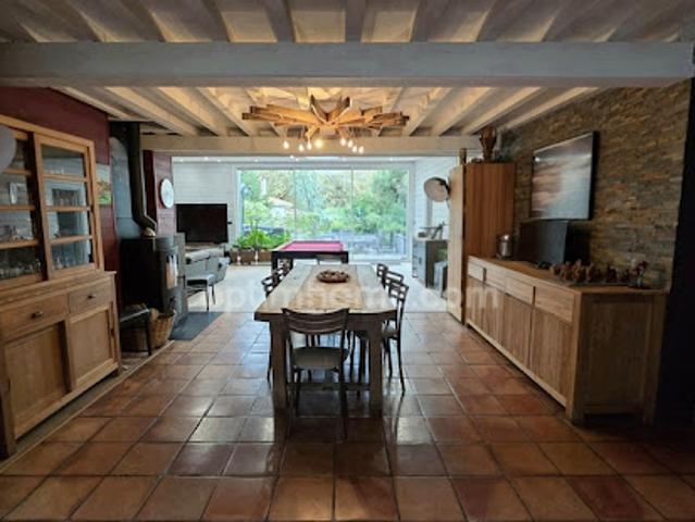 Vente Maison 10 pièces 231 m2 Léognan