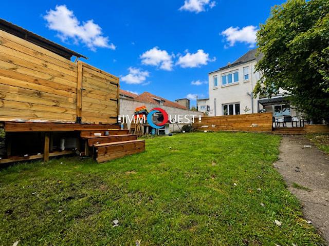 Vente Maison 10 pièces 237 m2 Saint Étienne au Mont