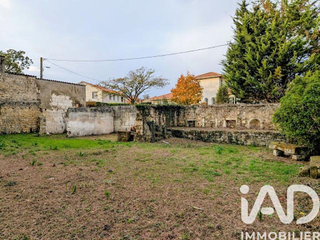 Vente Maison 10 pièces 235 m2 Angouleme