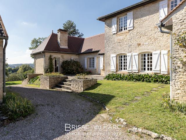 Vente Maison 10 pièces 235 m2 Montsaugeon