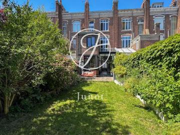 Vente Maison 10 pièces 236.42 m2 Lille