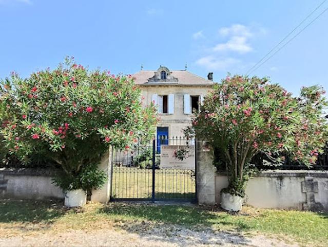 Vente Maison 10 pièces 236.47 m2 Mombrier