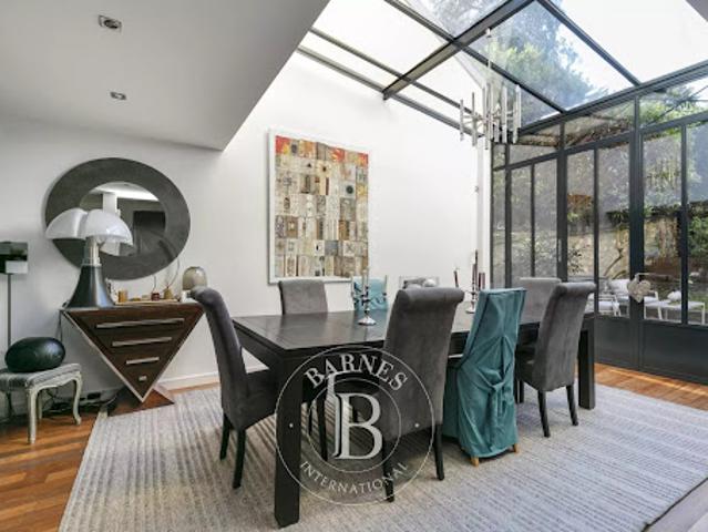 Vente Maison 10 pièces 236.86 m2 Suresnes