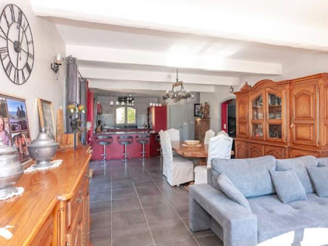 Vente Maison 10 pièces 236 m2 Saint Jean de Fos