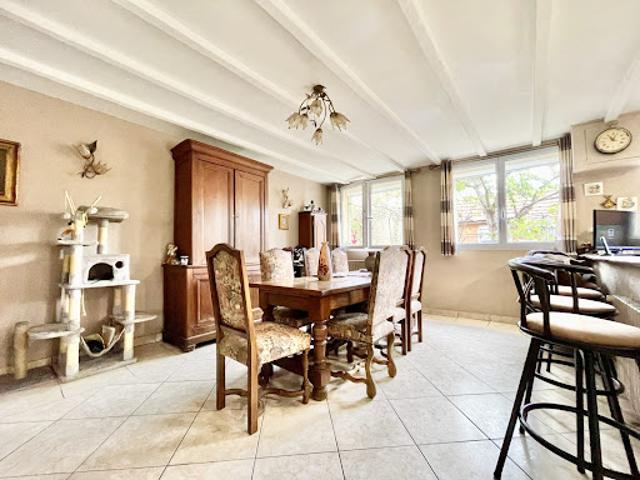 Vente Maison 10 pièces 238 m2 Neuilly Plaisance