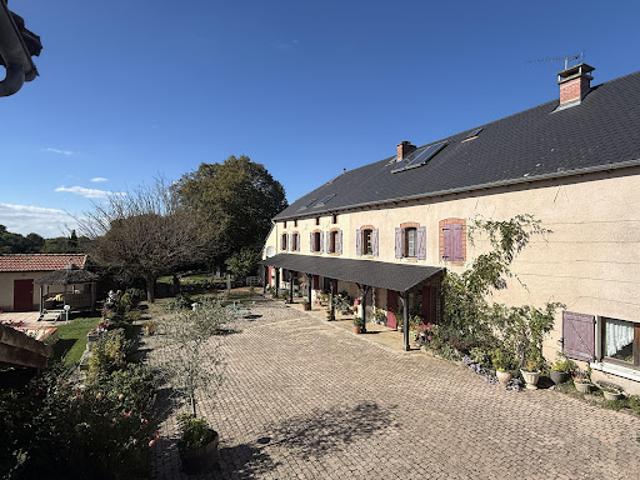 Vente Maison 10 pièces 340 m2 Saint Cirgue