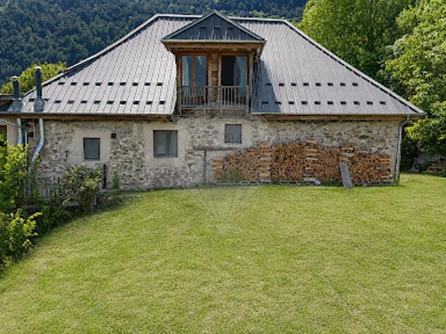 Vente Maison 10 pièces 347 m2 Chateauroux les alpes