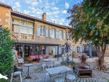 Vente Maison 10 pièces 342 m2 Fleurance