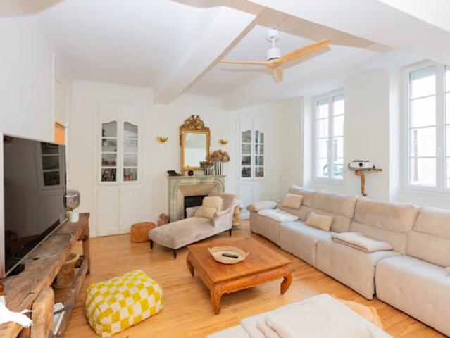 Vente Maison 10 pièces 342 m2 Fleurance