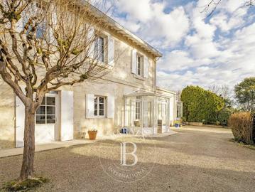 Vente Maison 10 pièces 348 m2 Carignan de Bordeaux