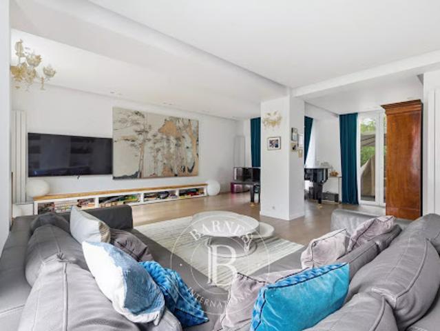 Vente Maison 10 pièces 380 m2 Fontenay sous Bois