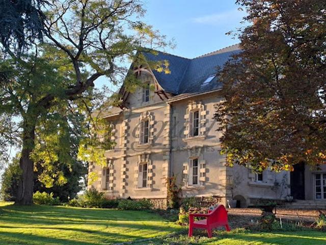 Vente Maison 10 pièces 350 m2 Coteaux sur Loire