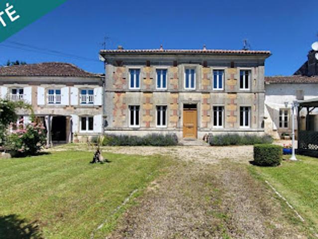 Vente Maison 10 pièces 351 m2 Louzac Saint André