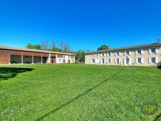 Vente Maison 10 pièces 360.14 m2 Cissac Médoc