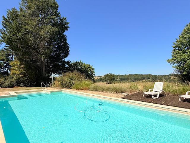 Vente Maison 10 pièces 360 m2 Verteillac