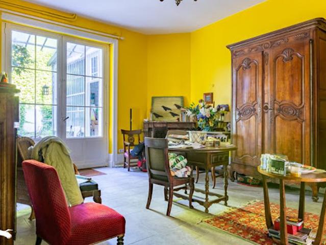 Vente Maison 10 pièces 364 m2 Saint Yrieix la Perche