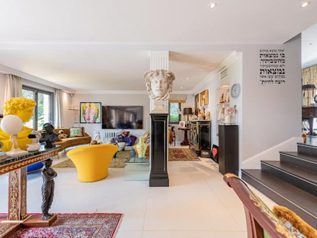 Vente Maison 10 pièces 373 m2 Toulon