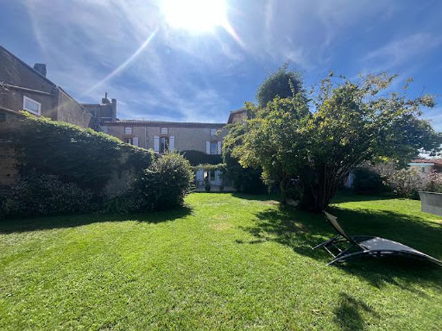 Vente Maison 10 pièces 370 m2 Verniolle