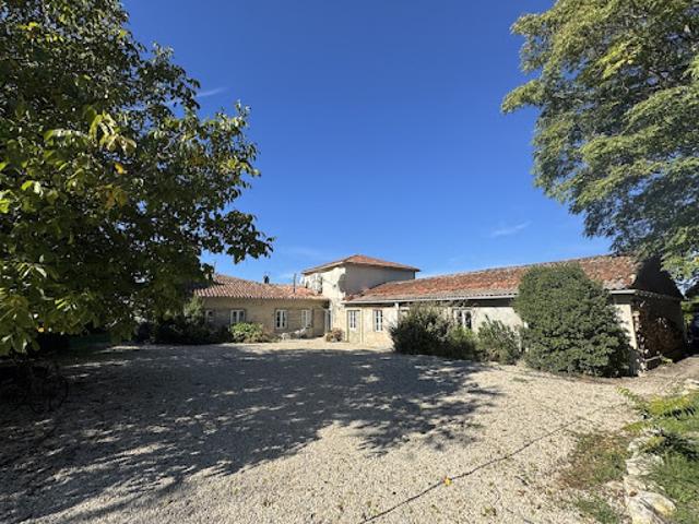 Vente Maison 10 pièces 370 m2 Châtignac