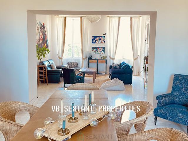 Vente Maison 10 pièces 380 m2 Saint Germain de Grave
