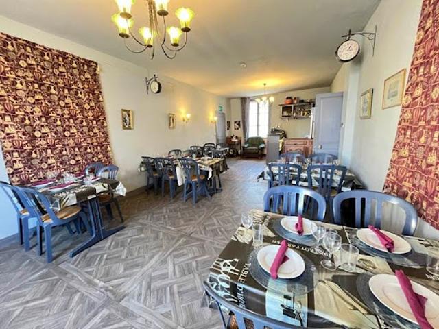 Vente Maison 10 pièces 388.06 m2 Val d'Oire et Gartempe