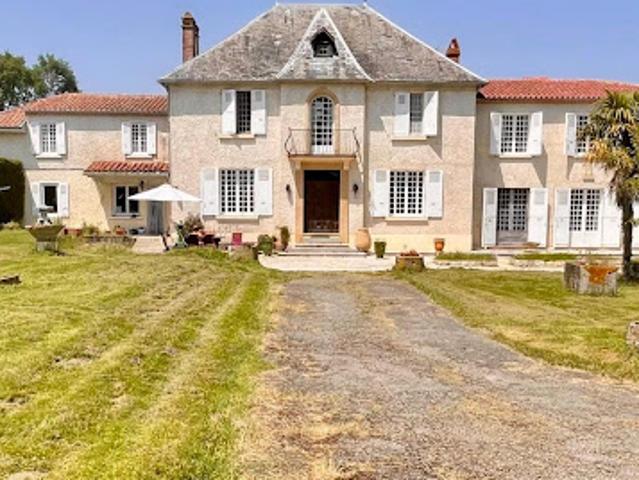 Vente Maison 10 pièces 388 m2 Mielan