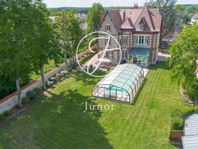 Vente Maison 10 pièces 393.6 m2 Sancoins