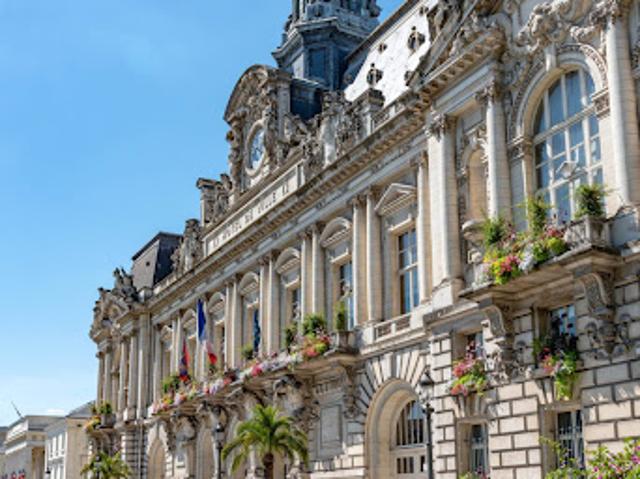Vente Maison 10 pièces 264 m2 Tours