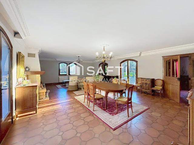 Vente Maison 10 pièces 303 m2 Le Deschaux