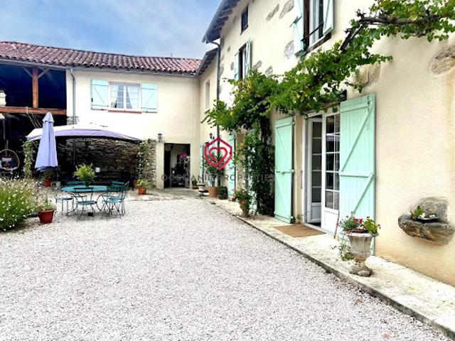 Vente Maison 10 pièces 300 m2 Castelbiague