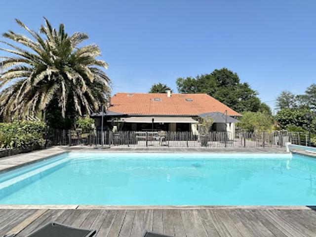 Vente Maison 10 pièces 300 m2 Peyrehorade