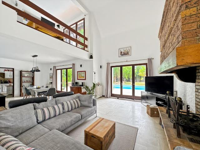 Vente Maison 10 pièces 300 m2 Saint Sauveur sur Ecole