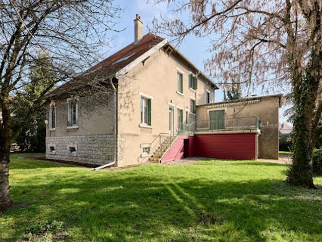 Vente Maison 10 pièces 302 m2 Vesoul