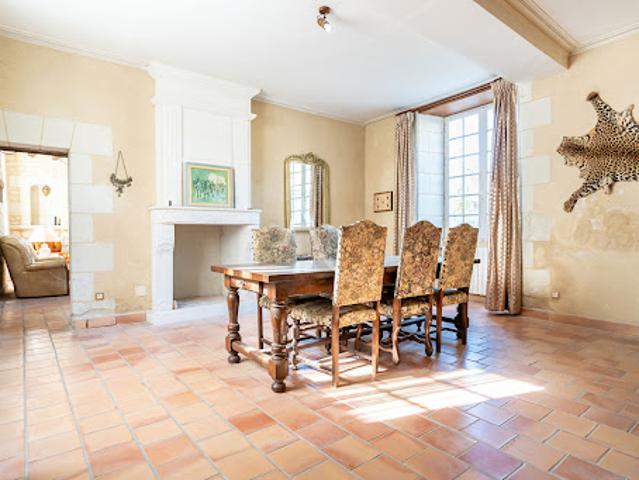 Vente Maison 10 pièces 304 m2 Le Puy Notre Dame