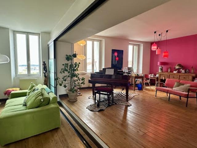 Vente Maison 10 pièces 305 m2 Barbezieux Saint Hilaire