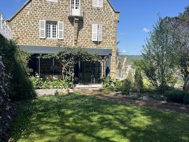 Vente Maison 10 pièces 310 m2 Objat