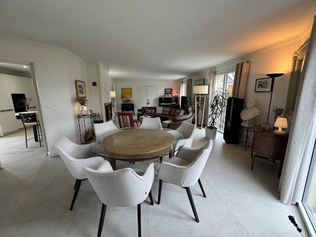 Vente Maison 10 pièces 321 m2 Saint Fuscien
