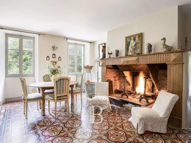 Vente Maison 10 pièces 328.53 m2 Lanta