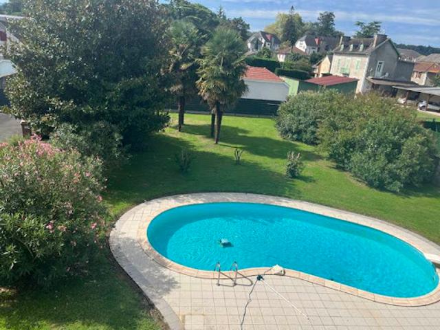 Vente Maison 10 pièces 330 m2 Gelos