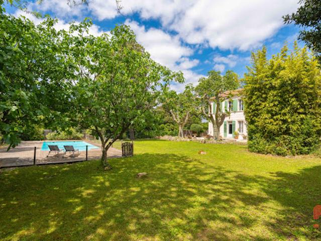 Vente Maison 10 pièces 334 m2 Marseille 12ème