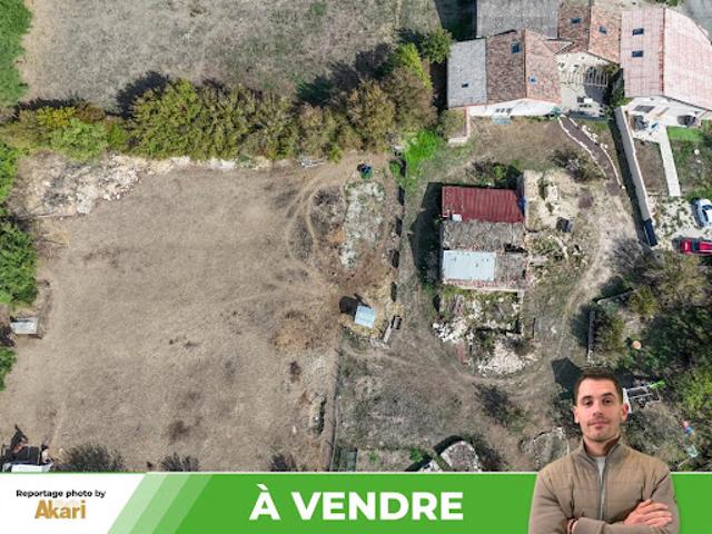 Vente Maison 10 pièces 334 m2 Saint Sauvant